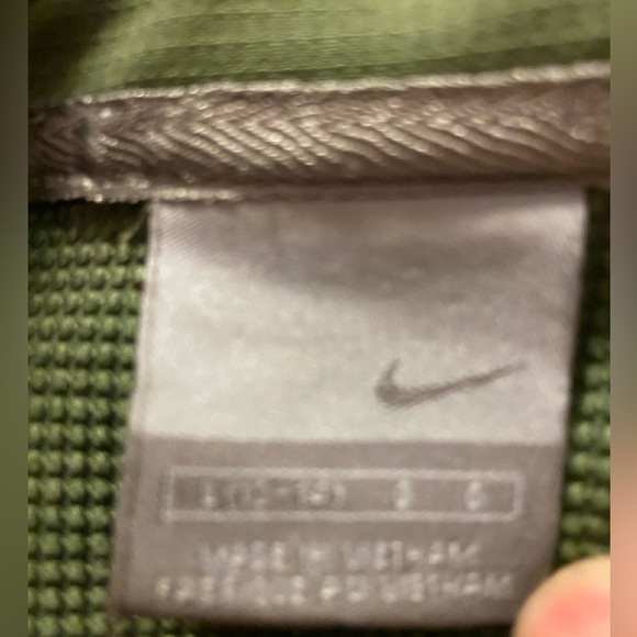 Nike Women’s Lightweight Run Jacket - Picture 9 of 9